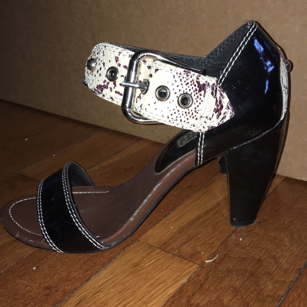 Carole Little patent leather sandal 7.5